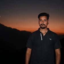 Shubham Butola personal photo CEO and founder of Garhwali Traveller and Trend Rays blogs a digital marketer